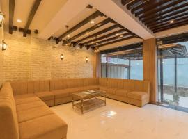 OYO 729 Hotel Era，位于Bālāju的酒店