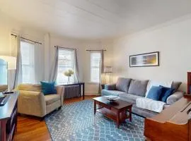 Huge 2 Bed, 2 Baths, Harvard, Porter Davis Sq
