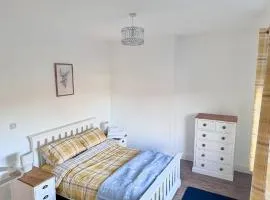 The Follonsby hot tub Retreat with own bar near city centre