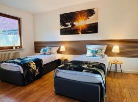 Workers Lodge für 4-14 Pers, Parkplatz, Wlan, Einzelbetten，位于Gundersheim的酒店