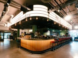 The Social Hub The Hague，位于海牙的酒店