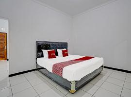 OYO 91334 Permata Papua Guest House，位于Pameungpeuk的酒店