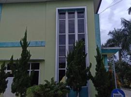 EXPRESS O 91442 Bgp- Guest House，位于Banjarbaru的酒店