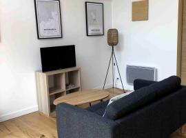 chalet atypique proche Portbail Denneville，位于Saint-Lo-dʼOurville的酒店