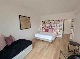 Chambre colorée au centre de Briare, petit-déjeuner inclus - FR-1-590-570