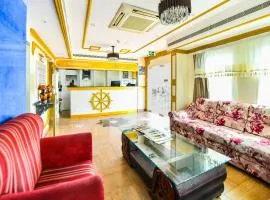 OYO 137 Marina Hotel