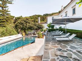 圣保罗修道院乡村酒店，位于阿尔德亚达塞拉的带泳池的酒店