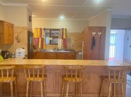 Grand Yellow Apartment，位于阿尔弗雷德港的酒店