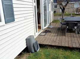 Stacaravan Bredene met tuin nr 2126，位于布列登的酒店