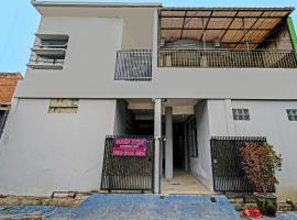 OYO Life 91592 Aaliya Guest House Syariah，位于Lebakwangi的酒店