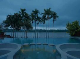 The River Retreat Heritage Ayurvedic Resort，位于Shoranūr的酒店