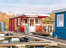 Hausboot im Yachthafen Merzig