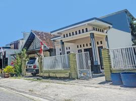 OYO Life 91600 Syariah Army Kost & Homestay，位于Gresik的酒店