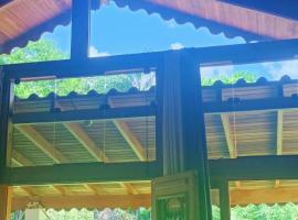 Nosso Cantinho Delfinópolis Serra da Canastra，位于德尔菲诺波利斯的酒店