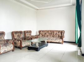 OYO 91936 Hotel Lima Dara，位于Tanjungselor的酒店