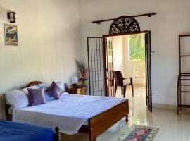 Costa's Villa, Tropical Oasis, Mirissa Balcony Room，位于Kepungoda的酒店