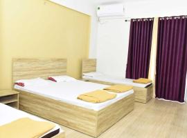 Hotel Amit Palace Bhimashankar，位于Ghod的酒店