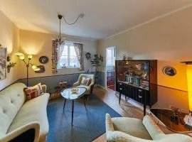 Vintage Wohnung am Wald Uni-nah Parkplatz, Hey, 1958!