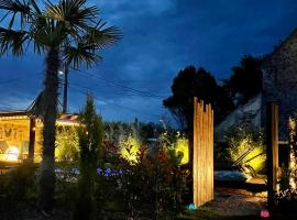 La Clé des Champs - Studio PiscineSPA-Sauna au jardin tropical idyllique et bucolique，位于茹阿尔的酒店