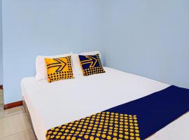 OYO 92168 Kost Pak Suyatno Syariah，位于Ponorogo的酒店