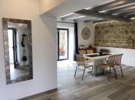 Homeland - family friendly house，位于Ledce的酒店