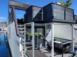 Floating House - MARINA PEARL