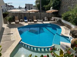 Secretos del Sol Acapulco villas a 5 minutosdel mar，位于阿卡普尔科的度假村