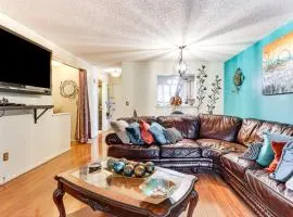 3 Mi to Dtwn New Haven Colorful Condo with Yard!