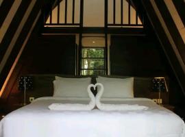 Telaga Warna，位于Tengahgirang的酒店