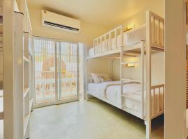 Hi Sea Hostel - Seaside Comfort - 10mn from Pier，位于通萨拉的酒店