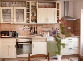 毛沙斯旅馆，位于Véménd的酒店