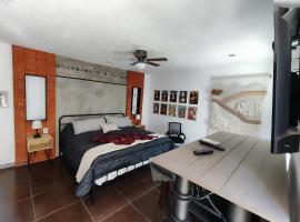 Casa Aceves & Bueno，位于El Salto的酒店