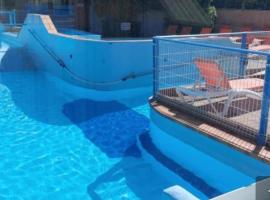 Mobil-home camping 4 étoiles cancale，位于康卡勒的酒店