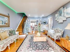 3 Mi to Penn Pet-Friendly Townhome in Yeadon!，位于Yeadon的酒店