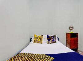 SPOT ON 92336 Hotel Sukowati，位于梭罗的酒店