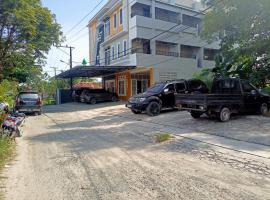 OYO 92472 Tri Homestay，位于Tengah的酒店