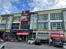 SPOT ON 90777 Aiman Room，位于Kota Samarahan的酒店