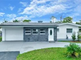 Newly Renovated Home on Canal - Fishing and boating friendly