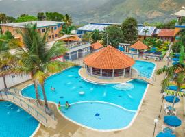 HCR Hotel y Centro de Convenciones Chinauta Real，位于富萨加苏加的酒店