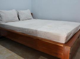 OYO 92744 Coconut Island Homestay & ResortNearPantai Pulau Merah，位于Pasanggaran的酒店