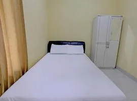 OYO 92756 Kos Moncok