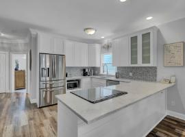 Grand Pavilion 10 by Wild Dunes, Luxury Home，位于棕榈岛的酒店