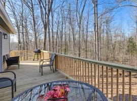 Kentucky Lake Retreat 4 Mi to Shore Boat and Fish!，位于New Johnsonville的酒店