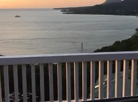 Cozy Private Room with AC, Balcony near Airport, Beach and Kite surfing