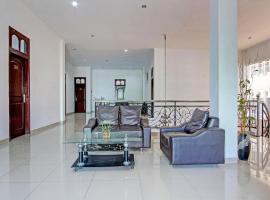 OYO 93011 Hotel Griya Lestari Pati 2，位于Pati的酒店