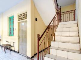 OYO 93048 Hotel Puri Mandiri，位于Purworejo的酒店
