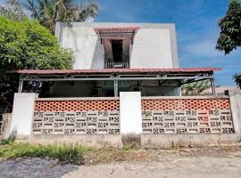 OYO 92933 Marvel House Syariah，位于北干巴鲁北干巴鲁机场 - PKU附近的酒店