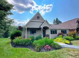 FV43 Bretton Woods single level home with AC on golf course