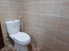 OYO 93443 Emmy Homestay Syariah，位于Mamuju的酒店