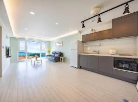 Donghae Goldenview Pension